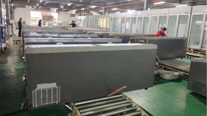 Guangzhou Yixue Commercial Refrigeration Equipment Co., Ltd. linea di produzione in fabbrica 4