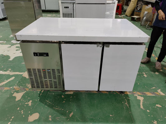 Apparecchiature di refrigerazione commerciale sotto il bancone di lavoro Tavolo di lavoro in acciaio inossidabile