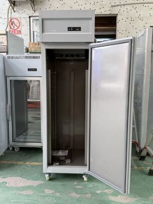 Congelatore verticale a 1 porta per ristoranti commerciali, panifici e frigorifero con vassoi